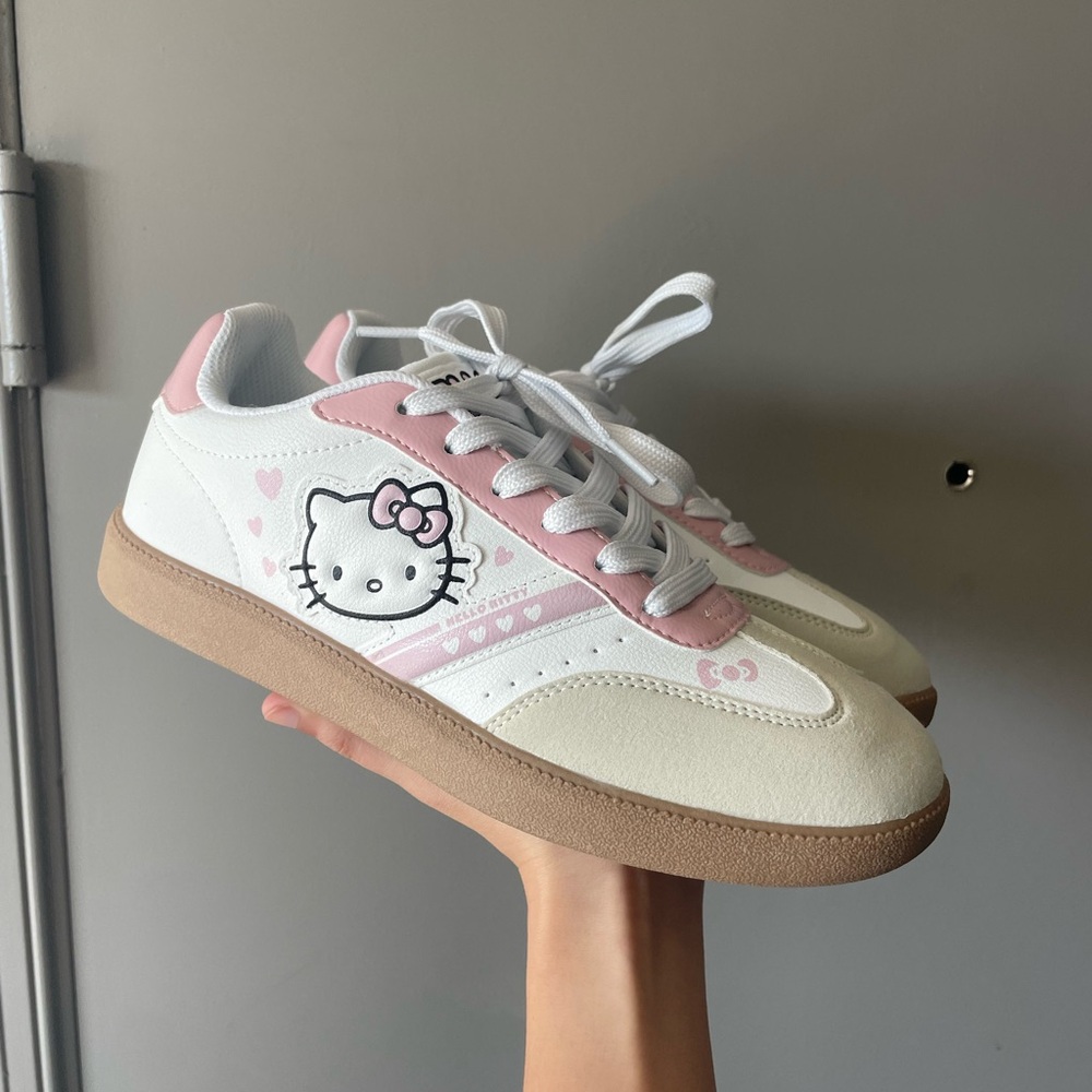 Sanrio White Pink Hello Kitty Low-Top Sneakers